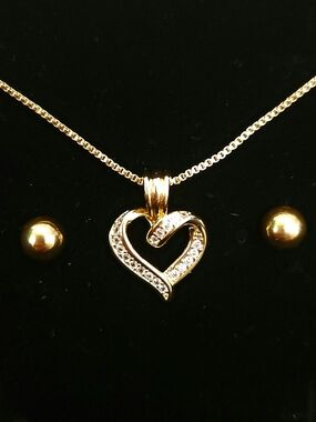 Gold Heart Pendant Necklace with Crystal Accents And Stud Earrings